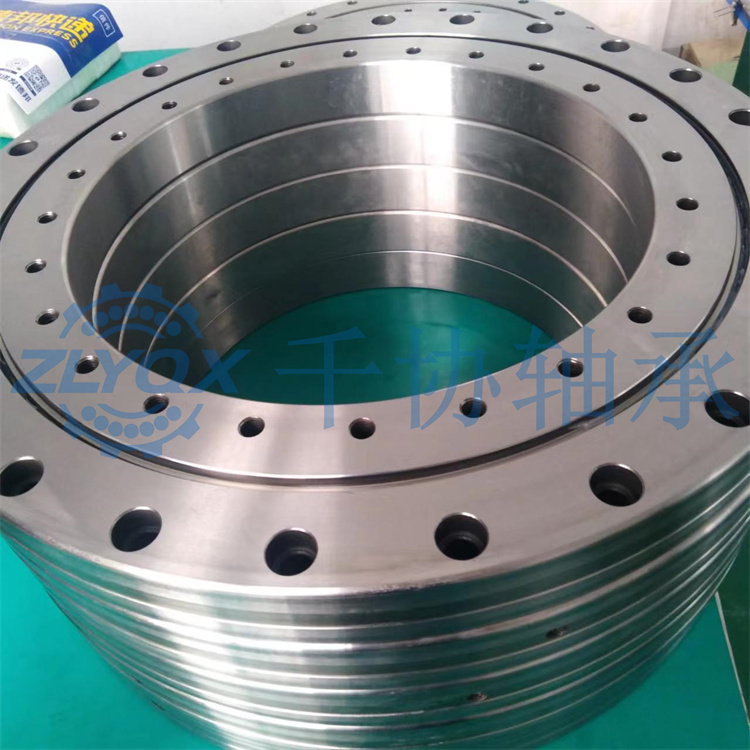 操作员检查交叉滚子轴承外观时要注意事项 操作员检查交叉滚子轴承外观时要注意事项