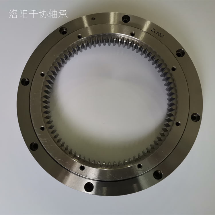 [ZLYQX]如何挑选合适的交叉滚子轴承，挑选的注意事项？