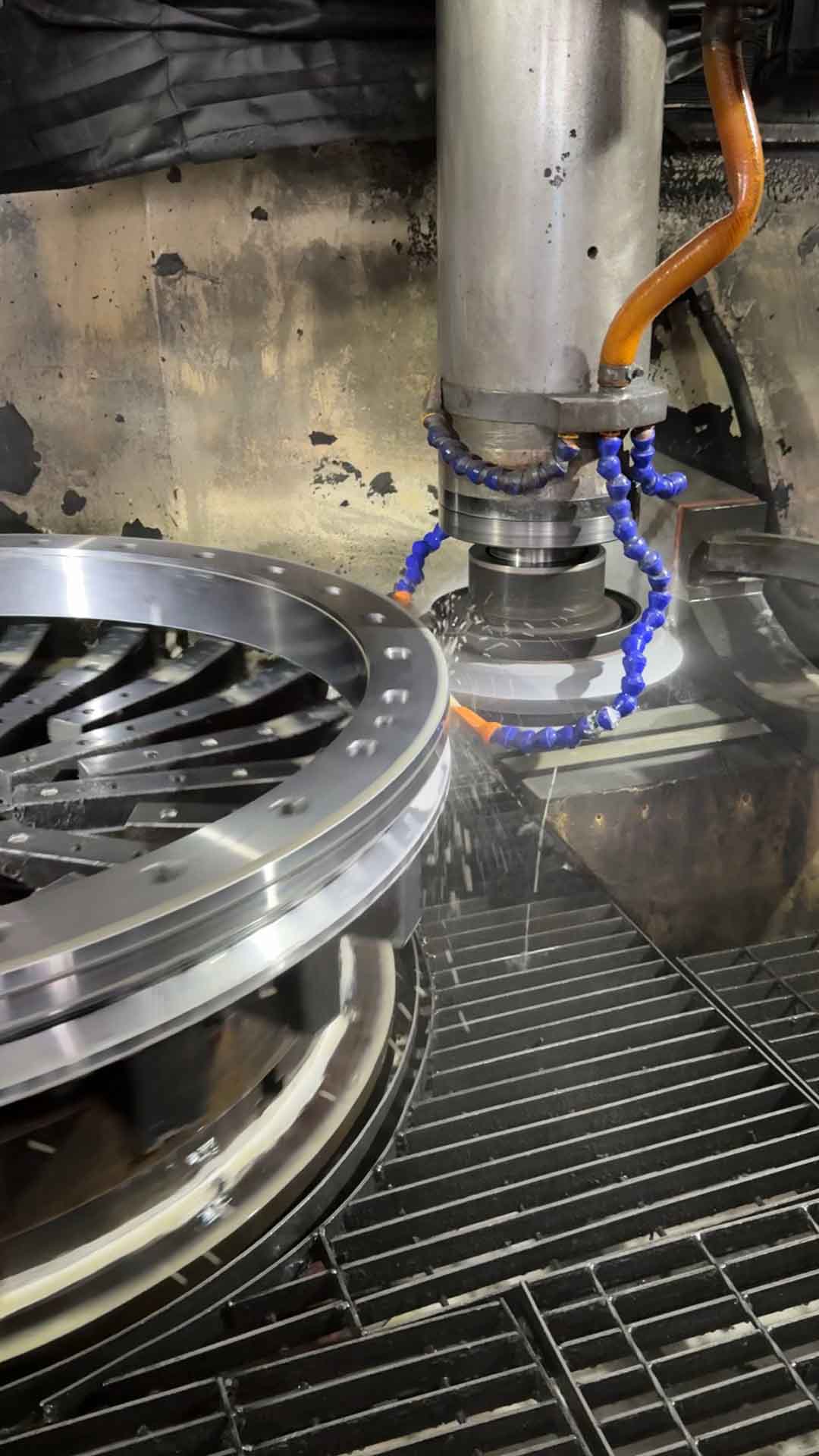 数控立式磨床滚道精磨
